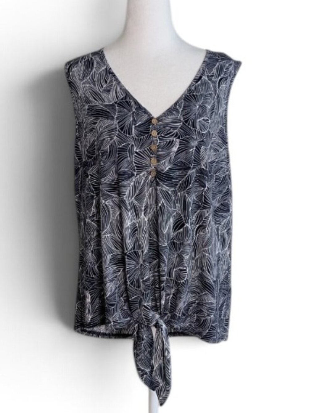 LATE AUGUST Women's Sleeveless Pullover Tie Front Top Blouse Size XL  Navy White